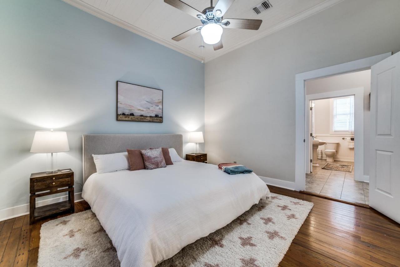 Downtown Historic 2Bdrm, Walk To Riverwalk, Alamo; Beautifully Renovated! San Antonio Exterior photo