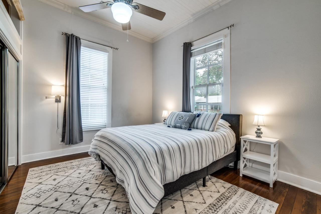 Downtown Historic 2Bdrm, Walk To Riverwalk, Alamo; Beautifully Renovated! San Antonio Exterior photo
